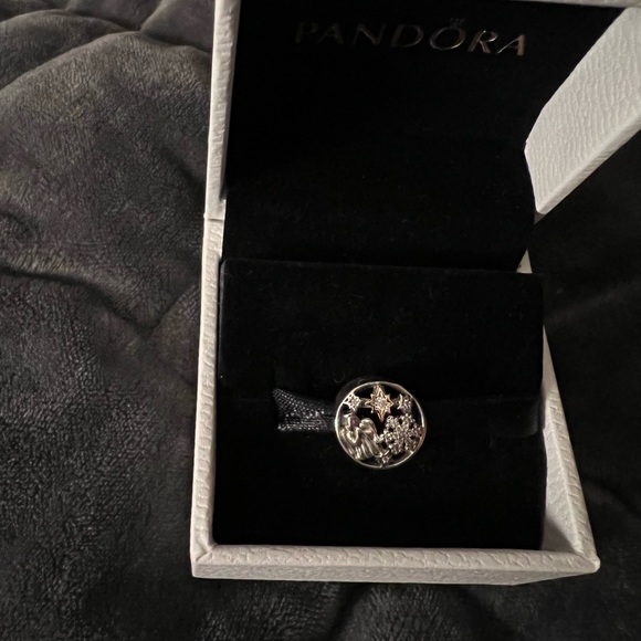 Pandora Christmas charm with crystals - Picture 3 of 5